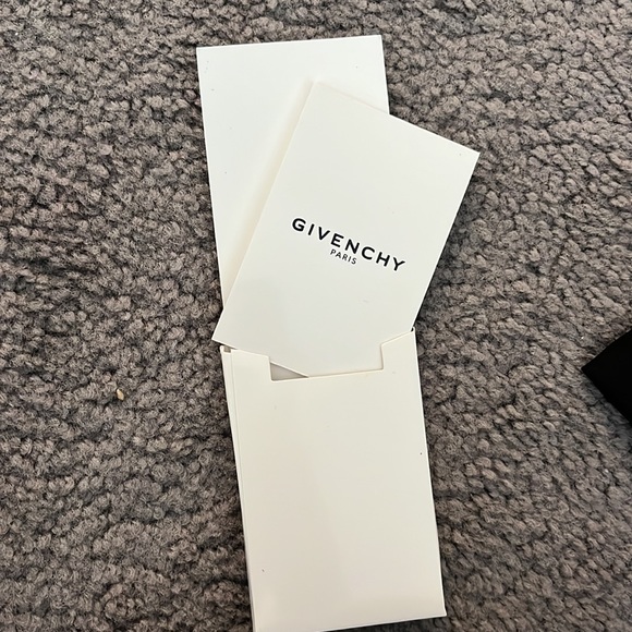 Authentic GIVENCHY high top sneakers - Picture 6 of 7